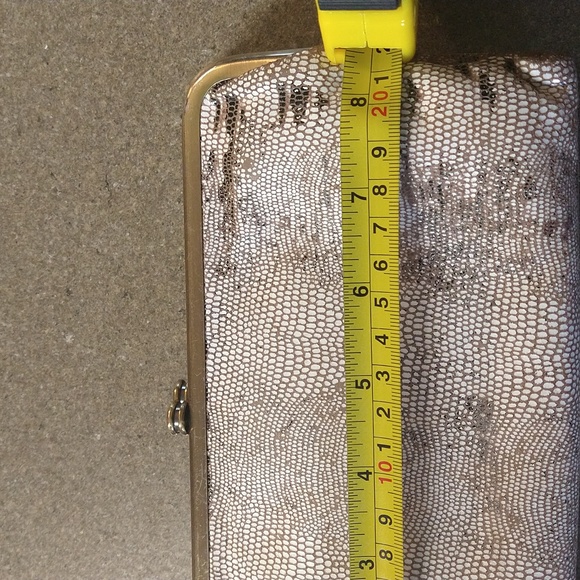 Hobo Lauren Clutch - Picture 12 of 15